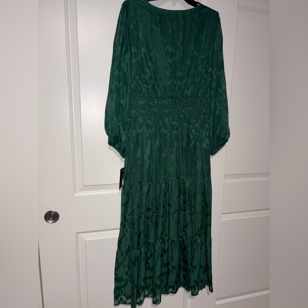 💚Elegant Green Taylor Dress💚 - Picture 9 of 10